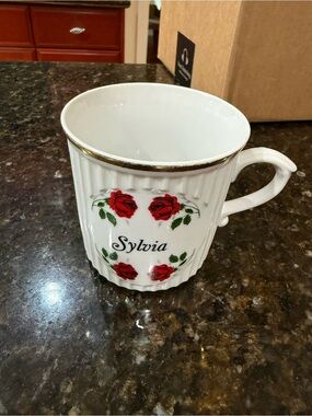 NWOT White Hand Crafted Porcelain Mug w/ Red Roses & Gold Trim